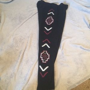 Leggings with pattern detail down the side